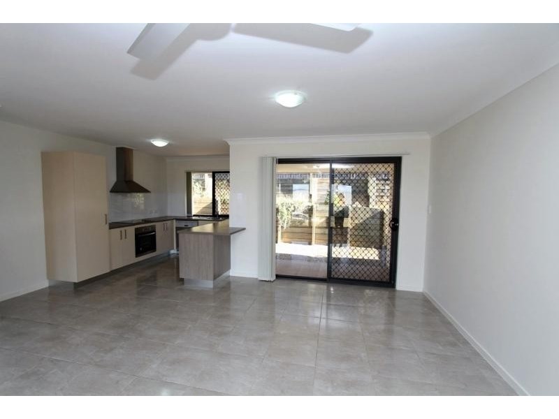 2/2 Osprey Court, Lowood QLD 4311