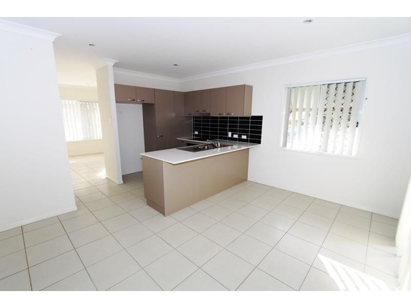 16/10 Creek Street, Bundamba QLD 4304