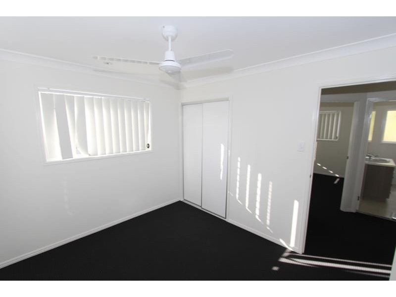 16/10 Creek Street, Bundamba QLD 4304