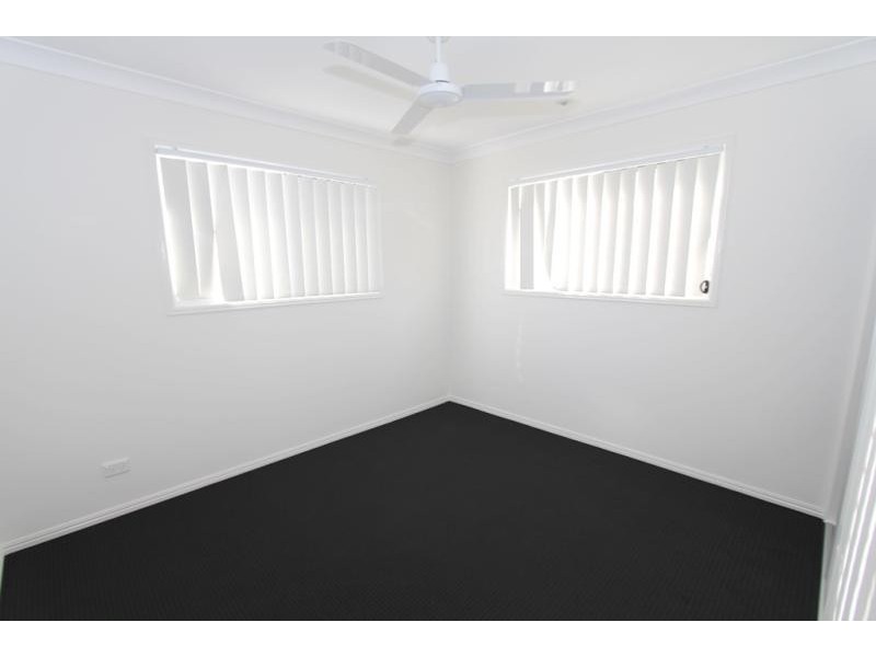 16/10 Creek Street, Bundamba QLD 4304