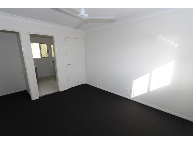 16/10 Creek Street, Bundamba QLD 4304