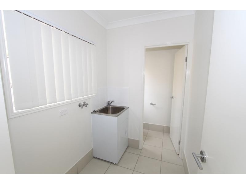 16/10 Creek Street, Bundamba QLD 4304