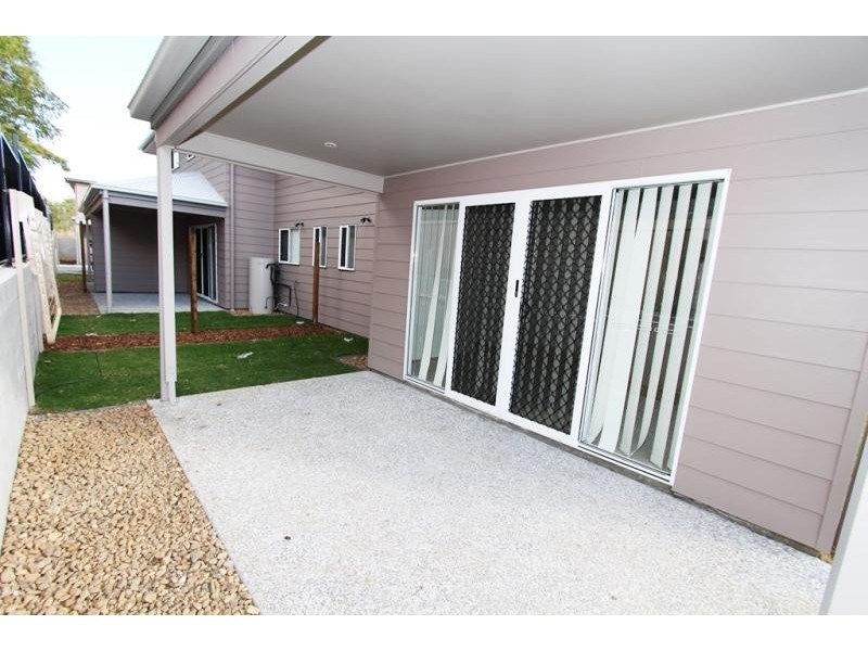 16/10 Creek Street, Bundamba QLD 4304