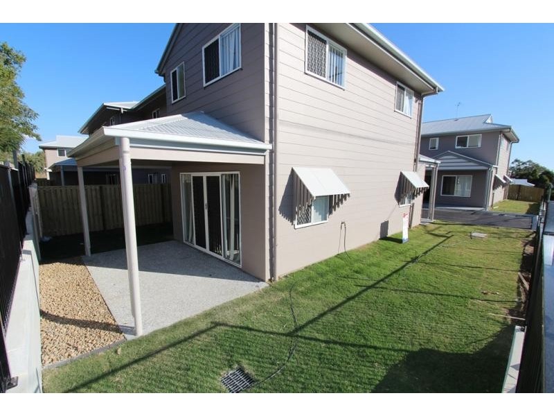 16/10 Creek Street, Bundamba QLD 4304