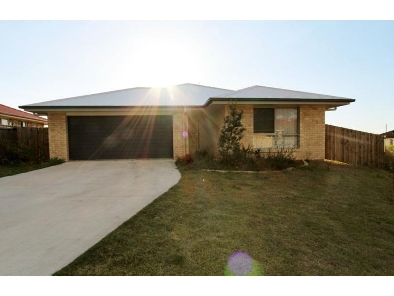 77 Tawney Street, Lowood QLD 4311
