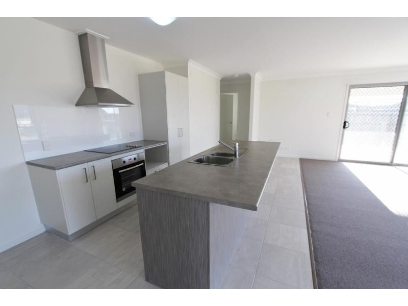 77 Tawney Street, Lowood QLD 4311