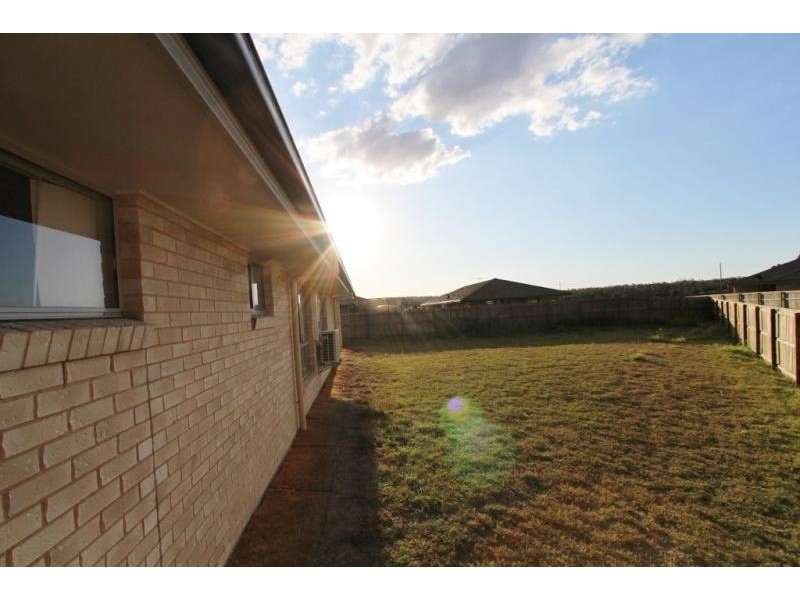 77 Tawney Street, Lowood QLD 4311