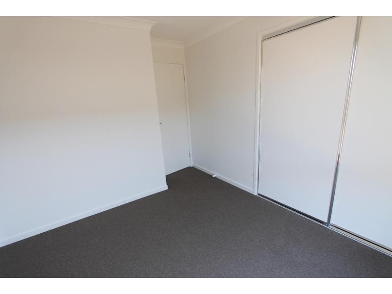 2/23 Peregrine Drive, Lowood QLD 4311