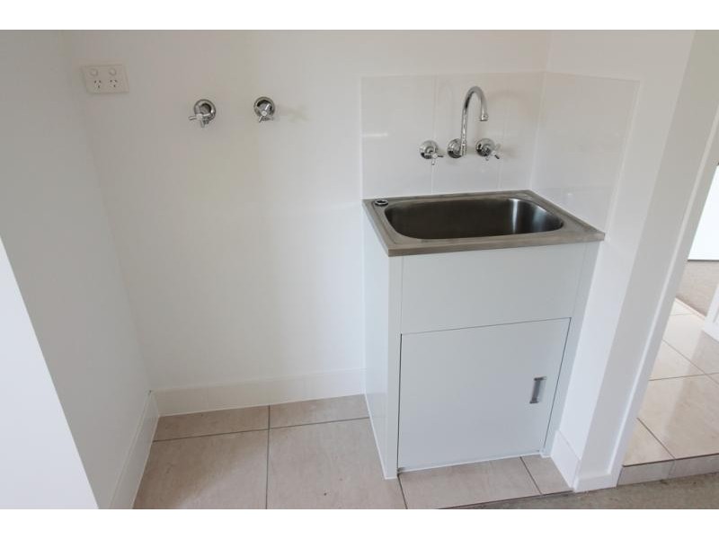 2/23 Peregrine Drive, Lowood QLD 4311