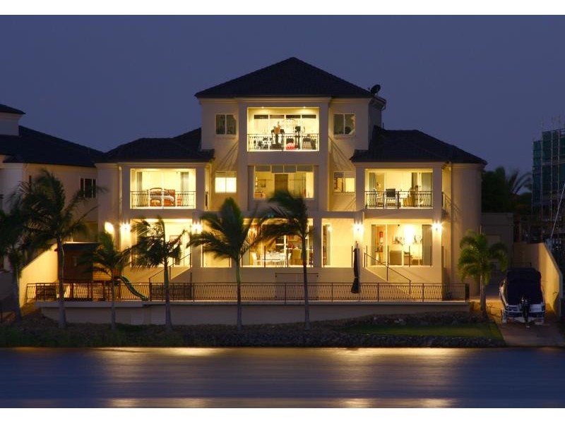 10 Istana View CLEAR ISLAND WATERS 4226, Clear Island Waters QLD 4226