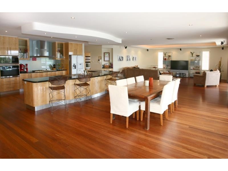 10 Istana View CLEAR ISLAND WATERS 4226, Clear Island Waters QLD 4226