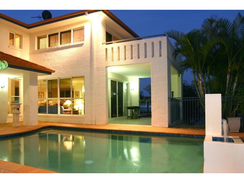 87 Bollard Circuit CLEAR ISLAND WATERS 4226, Clear Island Waters QLD 4226