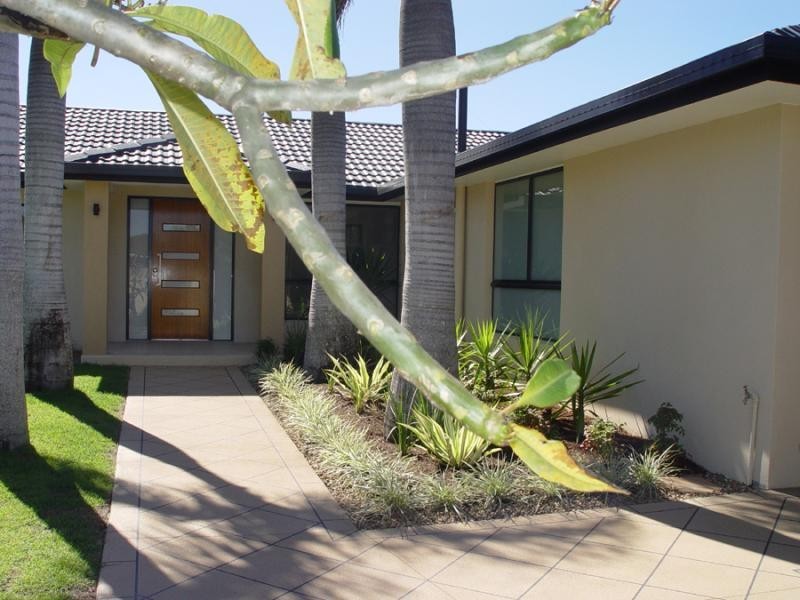 52  Rumrunner Street MERMAID WATERS 4218, Mermaid Waters QLD 4218