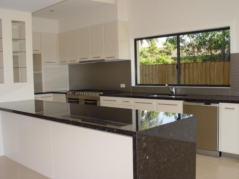 52  Rumrunner Street MERMAID WATERS 4218, Mermaid Waters QLD 4218