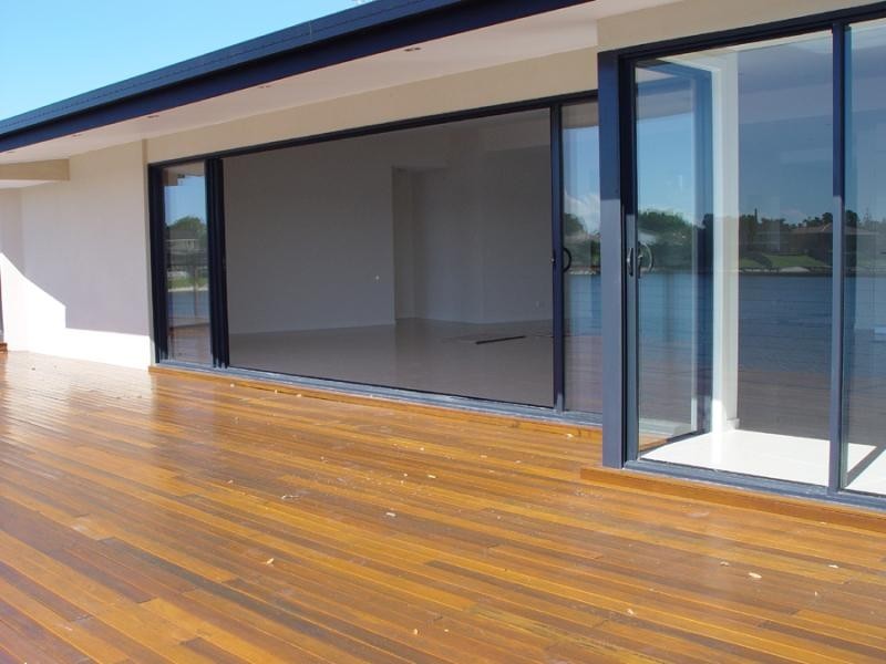 52  Rumrunner Street MERMAID WATERS 4218, Mermaid Waters QLD 4218