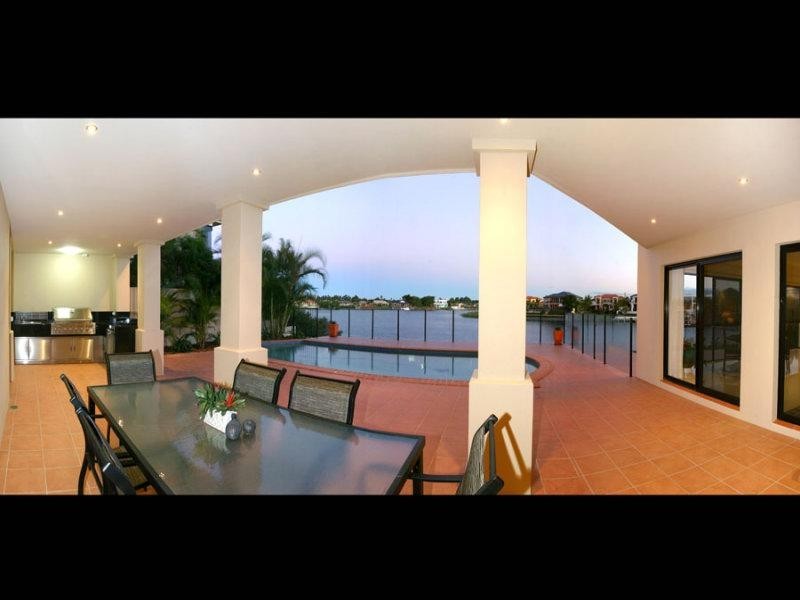 28 Clear Water Bay Ave CLEAR ISLAND WATERS 4226, Clear Island Waters QLD 4226