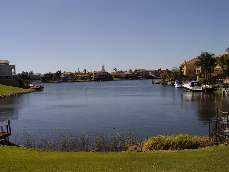 32  Istana View CLEAR ISLAND WATERS 4226, Clear Island Waters QLD 4226