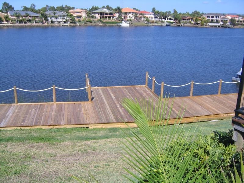 Clear Island Waters QLD 4226