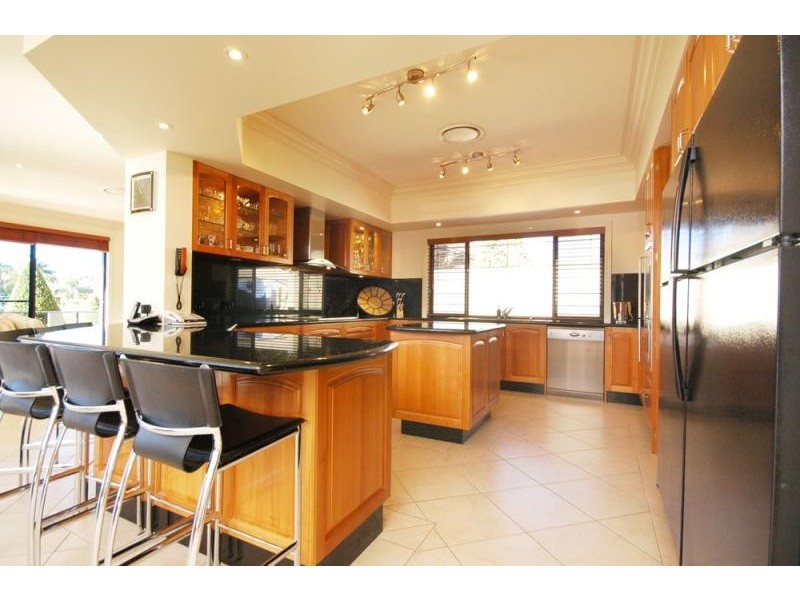 5 Intrepid  Drive MERMAID WATERS 4218, Mermaid Waters QLD 4218