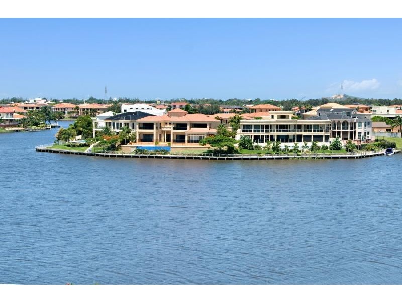 19 Istana View CLEAR ISLAND WATERS 4226, Clear Island Waters QLD 4226