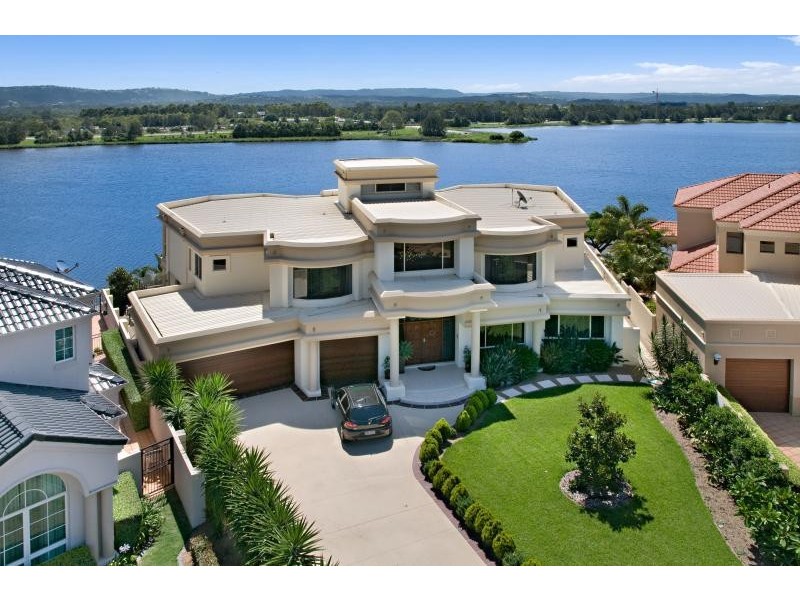 19 Istana View CLEAR ISLAND WATERS 4226, Clear Island Waters QLD 4226