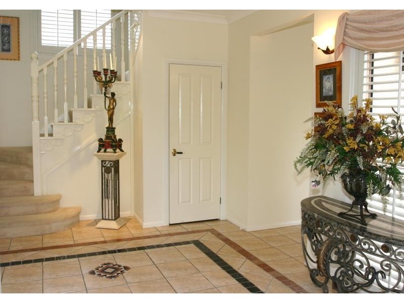 33 Bollard Circuit CLEAR ISLAND WATERS 4226, Clear Island Waters QLD 4226