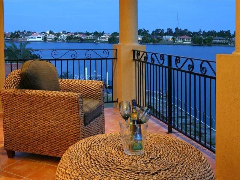 32 Clear Water Bay Avenue CLEAR ISLAND WATERS 4226, Clear Island Waters QLD 4226