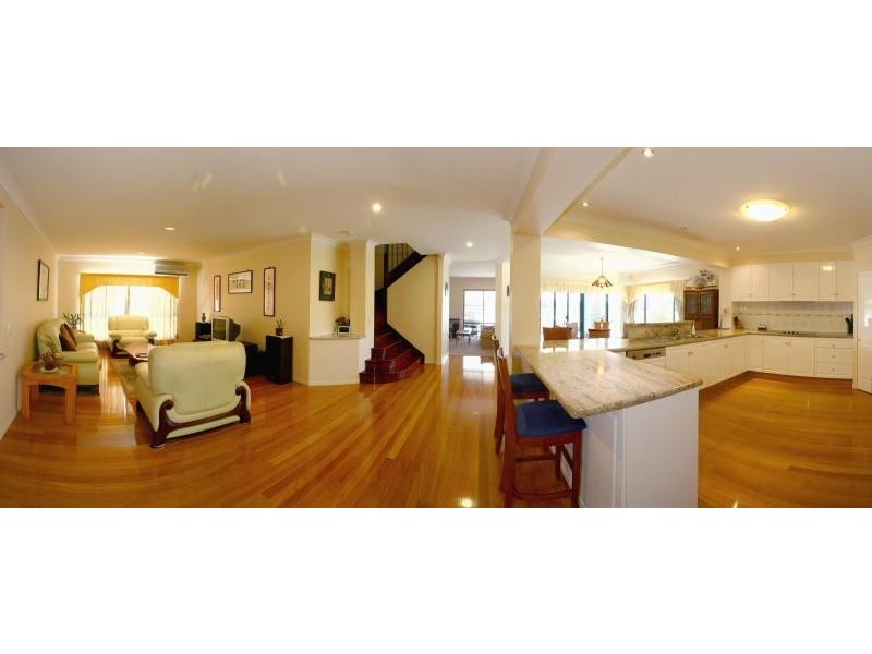 16 Istana View CLEAR ISLAND WATERS 4226, Clear Island Waters QLD 4226