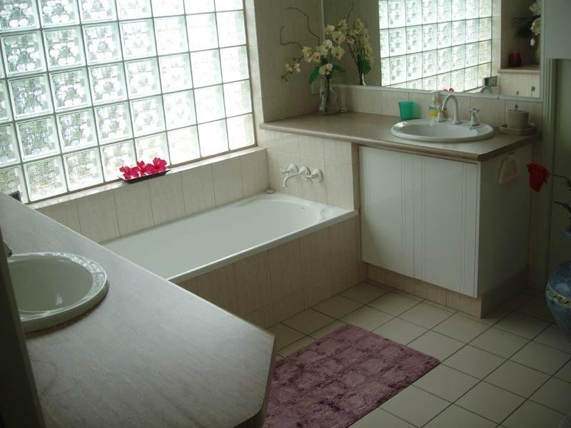 37  Clipper Boulevard CLEAR ISLAND WATERS 4226, Clear Island Waters QLD 4226