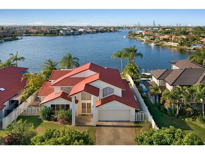 9 Clipper Boulevard CLEAR ISLAND WATERS 4226, Clear Island Waters QLD 4226