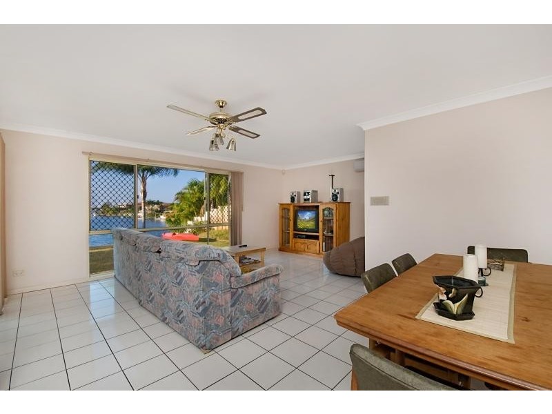 9 Clipper Boulevard CLEAR ISLAND WATERS 4226, Clear Island Waters QLD 4226