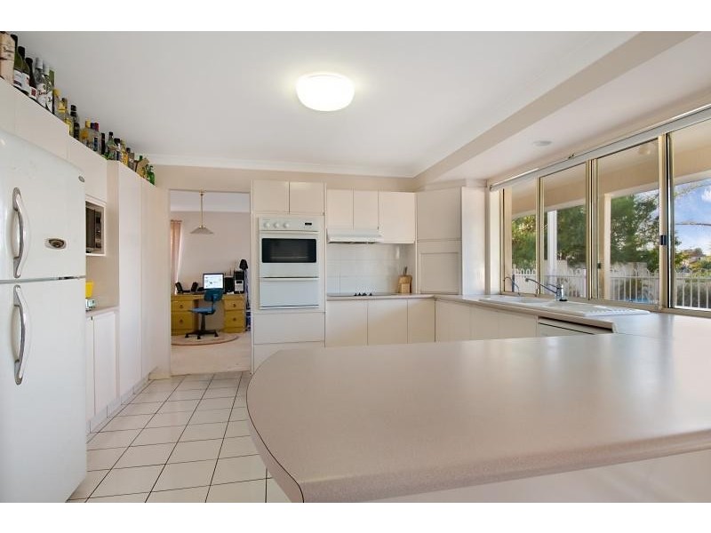 9 Clipper Boulevard CLEAR ISLAND WATERS 4226, Clear Island Waters QLD 4226