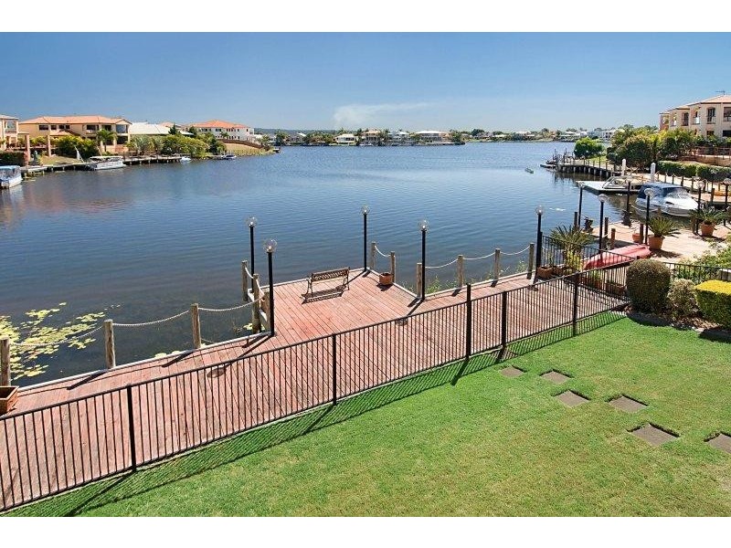 11 Clear Water Bay Avenue CLEAR ISLAND WATERS 4226, Clear Island Waters QLD 4226