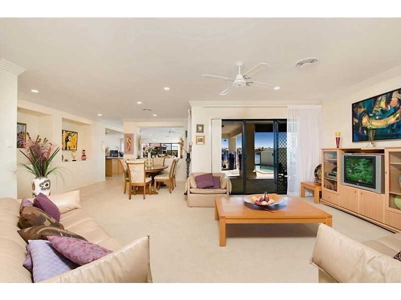 11 Clear Water Bay Avenue CLEAR ISLAND WATERS 4226, Clear Island Waters QLD 4226