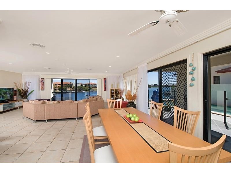 11 Clear Water Bay Avenue CLEAR ISLAND WATERS 4226, Clear Island Waters QLD 4226