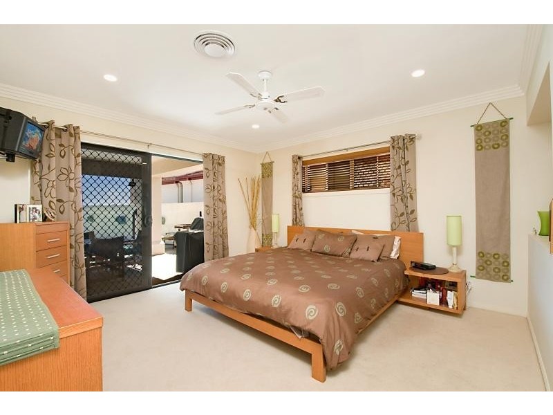 11 Clear Water Bay Avenue CLEAR ISLAND WATERS 4226, Clear Island Waters QLD 4226