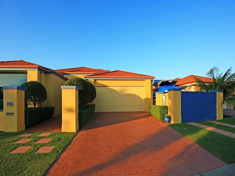 33 Martingale Circuit CLEAR ISLAND WATERS 4226, Clear Island Waters QLD 4226