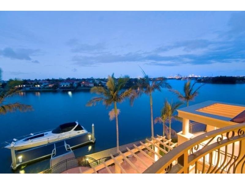 41 Istana View CLEAR ISLAND WATERS 4226, Clear Island Waters QLD 4226