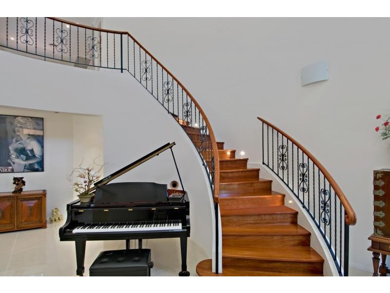 28 Clear Water Bay Avenue CLEAR ISLAND WATERS 4226, Clear Island Waters QLD 4226