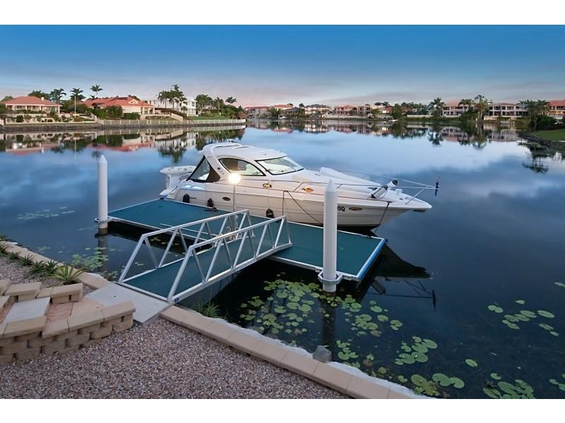 76 Santa Cruz Boulevard CLEAR ISLAND WATERS 4226, Clear Island Waters QLD 4226