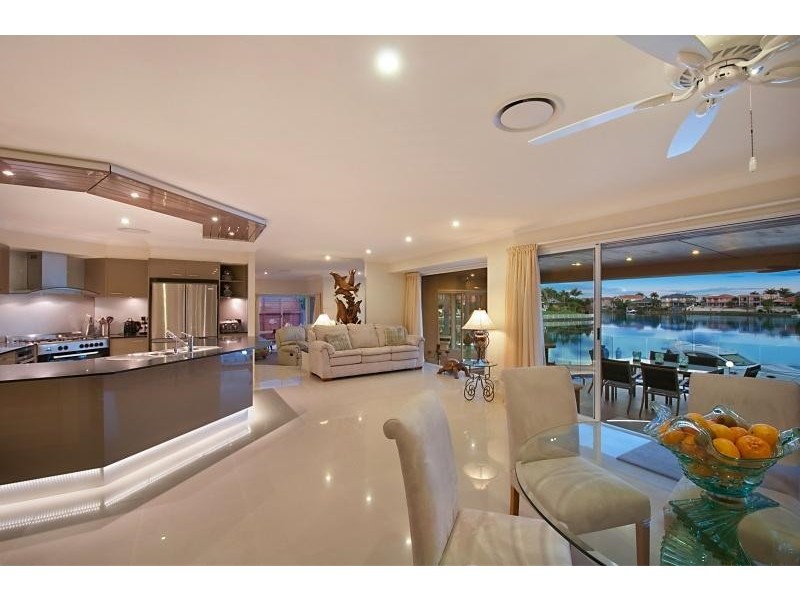 76 Santa Cruz Boulevard CLEAR ISLAND WATERS 4226, Clear Island Waters QLD 4226