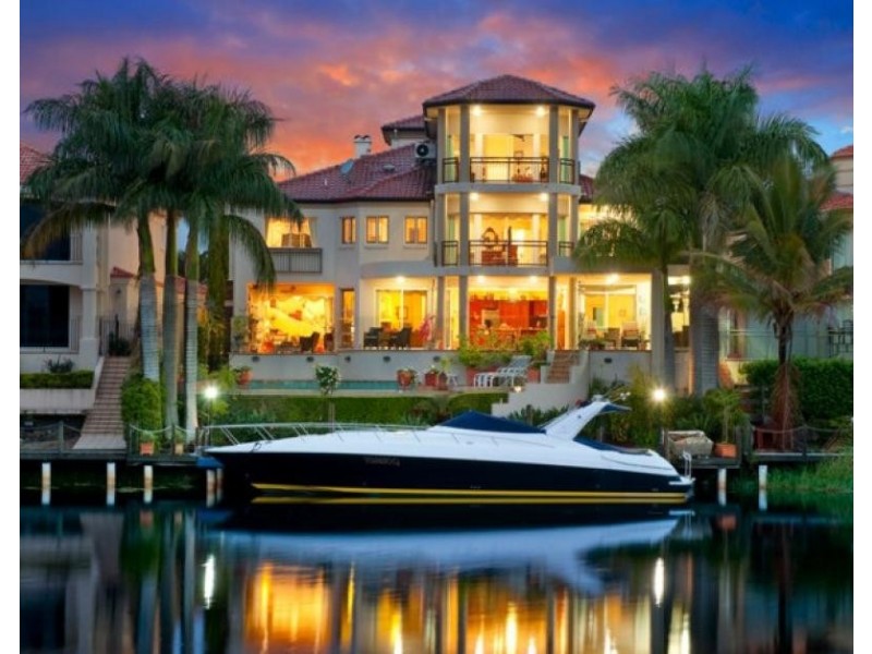 37 Istana View CLEAR ISLAND WATERS 4226, Clear Island Waters QLD 4226