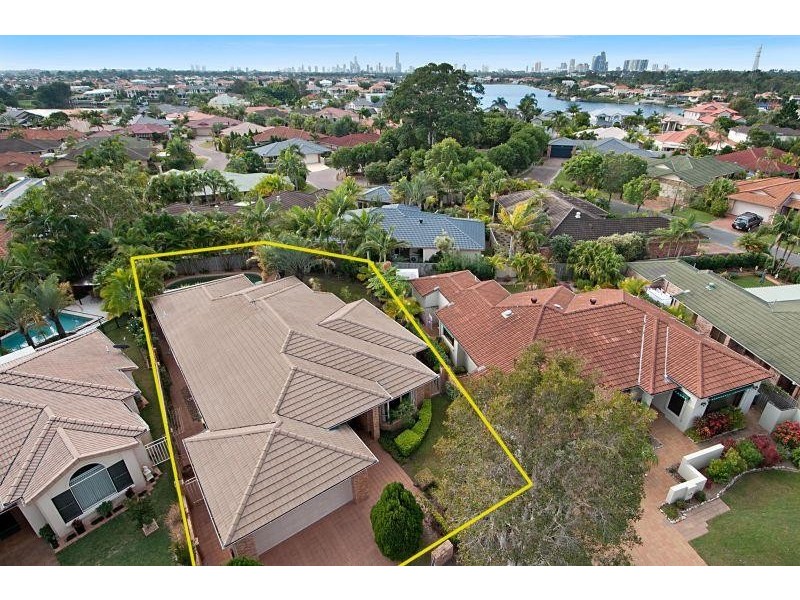 20 Moonraker Street CLEAR ISLAND WATERS 4226, Clear Island Waters QLD 4226