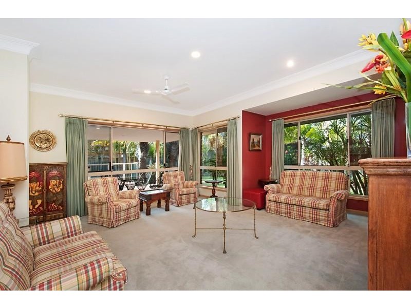 20 Moonraker Street CLEAR ISLAND WATERS 4226, Clear Island Waters QLD 4226