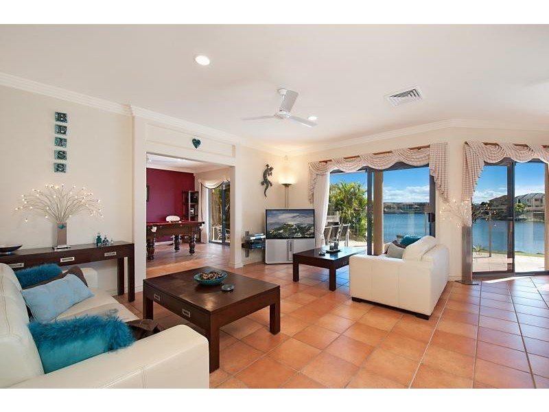 42 Bollard Circuit CLEAR ISLAND WATERS 4226, Clear Island Waters QLD 4226