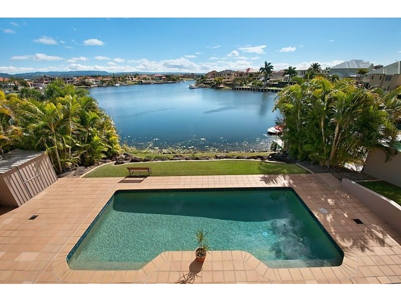 42 Bollard Circuit CLEAR ISLAND WATERS 4226, Clear Island Waters QLD 4226