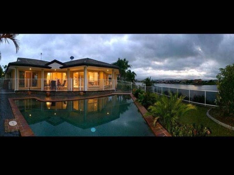 54 Port Jackson  Boulevard CLEAR ISLAND WATERS 4226, Clear Island Waters QLD 4226