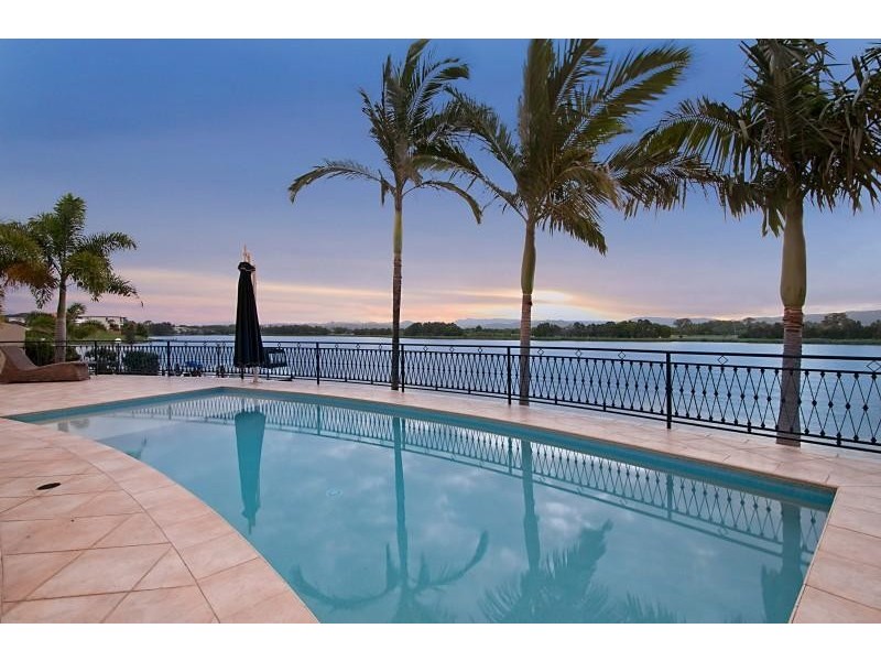 10 Istana View CLEAR ISLAND WATERS 4226, Clear Island Waters QLD 4226