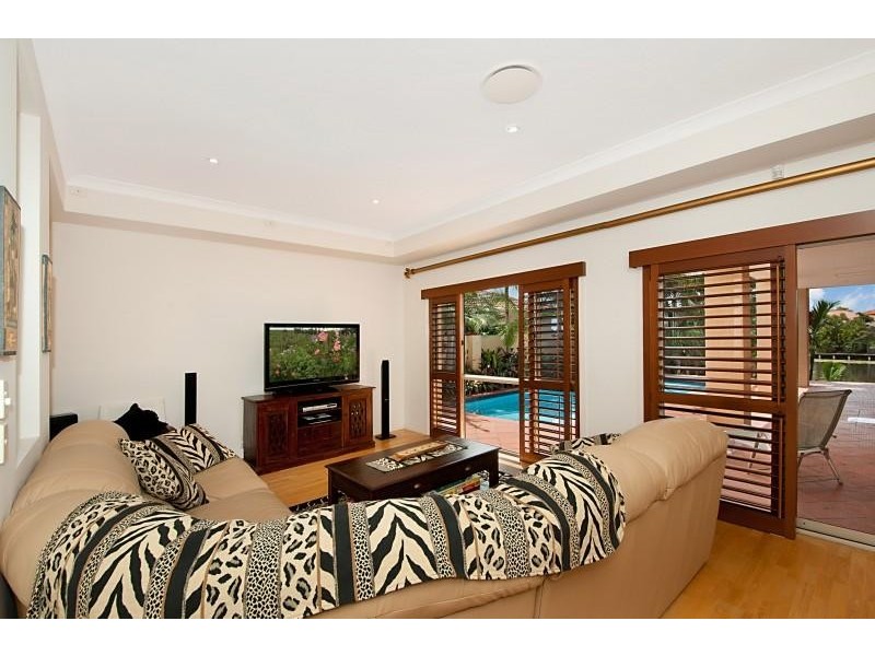 81 Bollard Circuit CLEAR ISLAND WATERS 4226, Clear Island Waters QLD 4226