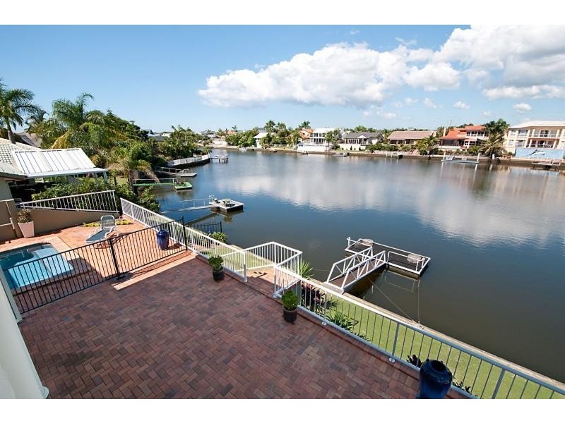 42  Barrier Reef  Drive MERMAID WATERS 4218, Mermaid Waters QLD 4218